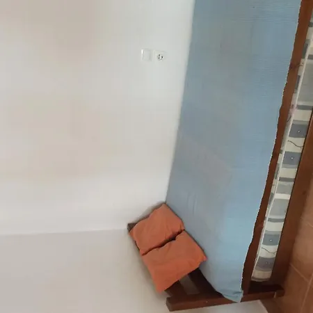 2 Bedroom Center *