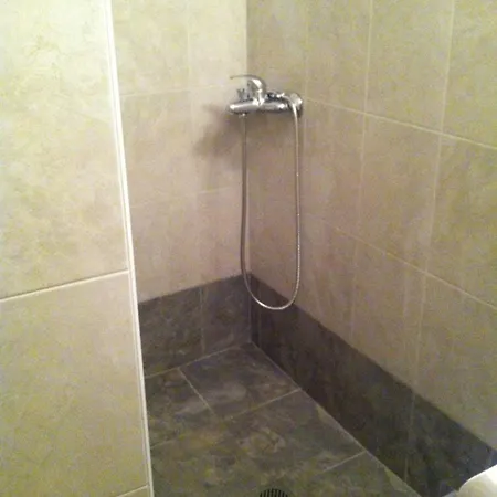 2 Bedroom Center *